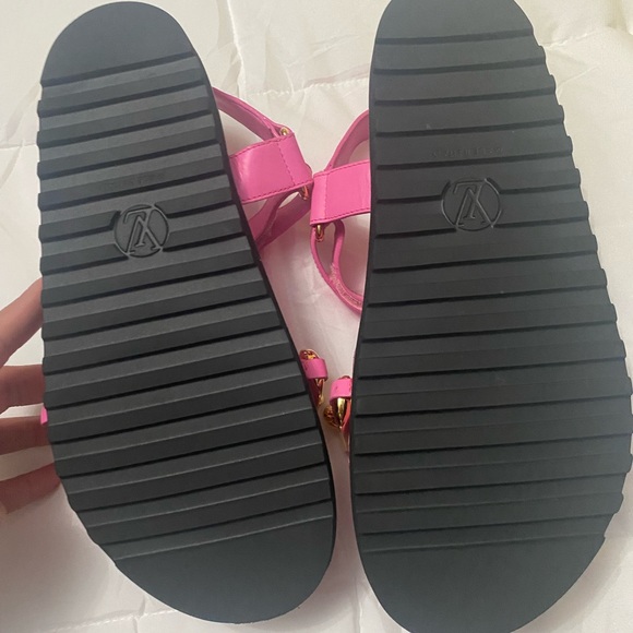 NO NEGOTIATIONS. LV 100% authentic pink and purple sandal size 39, 9 US - Picture 2 of 5